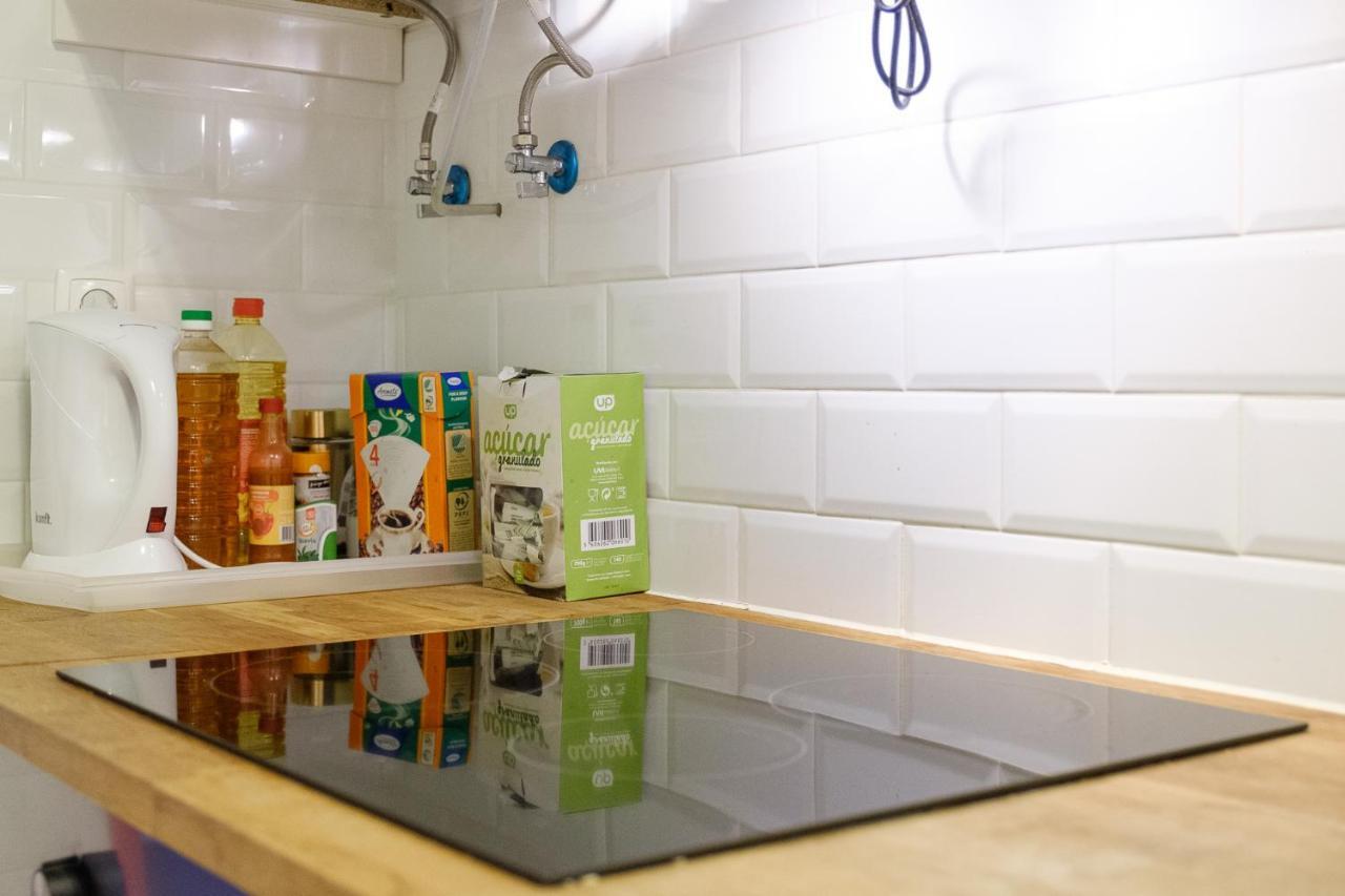 ליסבון Colourful Alfama Apartment מראה חיצוני תמונה